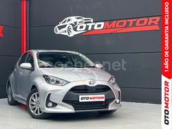 Gris / plata Usado 2024 Toyota Yaris Hybrid Active Berlina | 20.190 € (Buen precio)