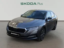 Gris Usado 2024 Skoda Octavia Selection Berlina | 28.490 € (Precio justo)