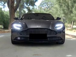 Gris Usado 2024 Aston Martin DB11 Descapotable | 180.000 €
