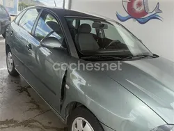Azul Usado 2002 Seat Ibiza Stella Berlina | 2400 € (Precio justo)