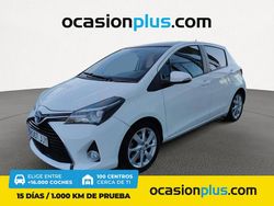 Blanco Usado 2015 Toyota Yaris Hybrid Advance Utilitario | 13.900 €