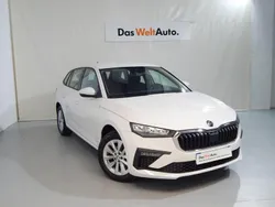 Blanco Nuevo 2024 Skoda Scala Essence Utilitario | 18.990 € (Precio justo)
