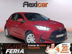 Rojo Usado 2023 Toyota Yaris Hybrid Active Utilitario | 18.890 € (Precio justo)