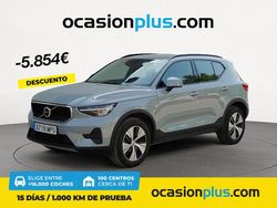 Gris / plata Usado 2024 Volvo XC40 SUV | 29.750 € (Buen precio)