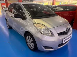 Gris / plata Usado 2009 Toyota Yaris Live Berlina | 5999 € (Precio justo)