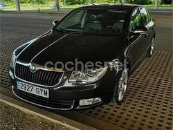 Marrón Usado 2010 Skoda Superb Exclusive Berlina | 13.000 €