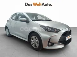 Gris / plata Usado 2024 Toyota Yaris Berlina | 20.900 € (Precio justo)
