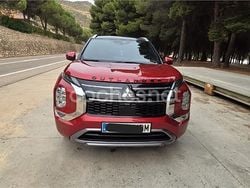 Rojo Usado 2025 Mitsubishi Outlander P-HEV Edition SUV | 56.000 €