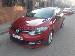 Rojo Usado 2015 Renault Mégane III Life Berlina | 6000 € (Buen precio)