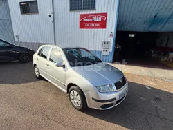 Gris / plata Usado 2005 Skoda Fabia Berlina | 2990 € (Precio justo)