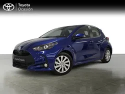 Azul Usado 2024 Toyota Yaris Hybrid Active Berlina | 21.490 € (Precio justo)