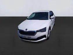 Blanco Usado 2022 Skoda Scala Ambition Utilitario | 15.400 € (Precio justo)