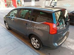 Gris / plata Usado 2012 Peugeot 5008 Business-Line Monovolumen | 6500 € (Precio justo)