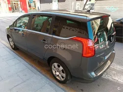 Gris / plata Usado 2012 Peugeot 5008 Business-Line Monovolumen | 6500 € (Buen precio)