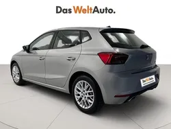 Gris plata Usado 2024 Seat Ibiza FR | 18.250 € (Precio justo)