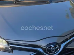 Gris / plata Usado 2015 Toyota Yaris Advance Berlina | 11.000 € (Precio justo)