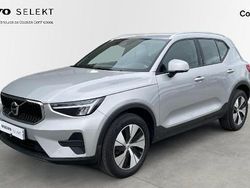 Plateado Usado 2023 Volvo XC40 Core SUV | 31.990 € (Precio justo)