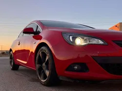 Rojo Usado 2014 Opel Astra GTC Sportive Utilitario | 8990 € (Precio justo)
