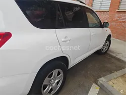 Blanco Usado 2010 Toyota RAV4 Advance SUV | 4000 €