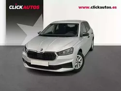 Plateado Usado 2025 Skoda Fabia Essence Utilitario | 15.550 € (Precio justo)