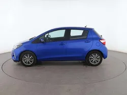 Azul Usado 2017 Toyota Yaris Active Berlina | 12.599 € (Precio justo)
