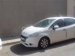 Blanco Usado 2012 Peugeot 208 Business-Line Utilitario | 5500 € (Buen precio)