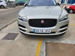 Usado 2016 Jaguar F-Pace Portfolio SUV | 28.000 €