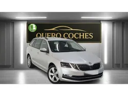 Gris / plata Usado 2020 Skoda Octavia Ambition Familiar | 13.500 € (Buen precio)