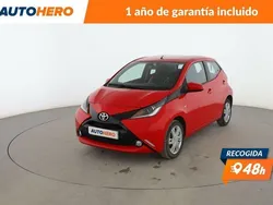 Rojo Usado 2017 Toyota Aygo X-play Utilitario | 8899 €