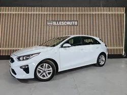 Blanco Usado 2021 Kia Ceed Berlina | 13.990 € (Precio justo)