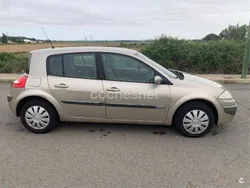 Beige Usado 2006 Renault Mégane II Authentique Berlina | 2950 € (Precio justo)