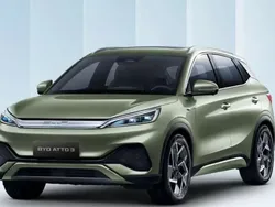 Verde Nuevo 2025 BYD Atto 3 Comfort SUV | 33.940 € (Precio justo)