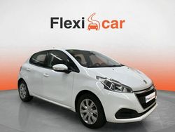 Blanco Usado 2018 Peugeot 208 Active Utilitario | 7990 € (Precio justo)