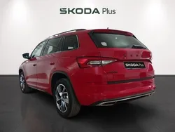 Rojo Usado 2022 Skoda Kodiaq SportLine SUV | 34.490 € (Caro)