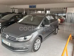 Gris / plata Usado 2021 VW Touran Advance Monovolumen | 19.500 € (Precio justo)