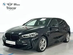 Pintura metalizada saphirschwarz Usado 2024 BMW 118 Comfort Edition Utilitario | 33.900 € (Un poco caro)