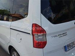Blanco Usado 2016 Ford Tourneo Courier Trend Monovolumen | 5000 €
