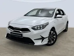 Blanco Usado 2024 Kia Ceed Berlina | 19.345 € (Buen precio)