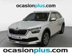 Gris plata Usado 2022 Skoda Kamiq SUV | 19.500 € (Precio justo)