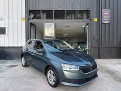 Gris / plata Usado 2020 Skoda Fabia Ambition Berlina | 11.500 € (Precio justo)