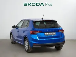 Azul Usado 2025 Skoda Fabia Selection Utilitario | 18.900 € (Precio justo)