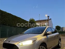 Gris / plata Usado 2015 Ford Focus Sport Berlina | 7300 € (Un poco caro)