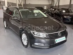 Gris / plata Usado 2019 VW Passat Advance Familiar | 17.400 € (Precio justo)