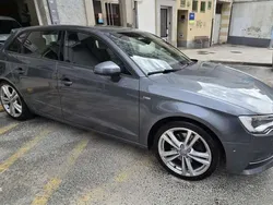 Gris Usado 2013 Audi A3 Sportback Attraction Utilitario | 14.990 € (Un poco caro)
