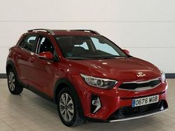 Rojo Usado 2023 Kia Stonic SUV | 18.200 € (Un poco caro)