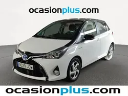 Blanco Usado 2015 Toyota Yaris Hybrid Active Utilitario | 13.450 € (Precio justo)