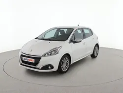 Blanco Usado 2017 Peugeot 208 Allure Utilitario | 8599 € (Buen precio)