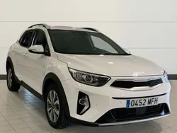 Blanco Usado 2023 Kia Stonic SUV | 18.200 € (Un poco caro)