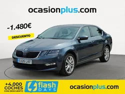 Gris / plata Usado 2020 Skoda Octavia Ambition Berlina | 16.290 € (Precio justo)
