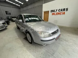 Gris / plata Usado 2001 Ford Mondeo Trend Berlina | 2790 € (Precio justo)
